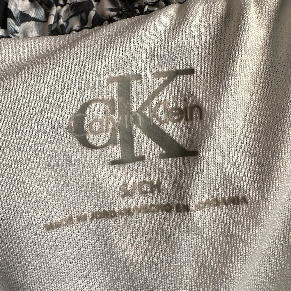 Set of 2 Calvin Klein Women’s Black/White Lined Athletic Shorts Size Small - Picture 6 of 8